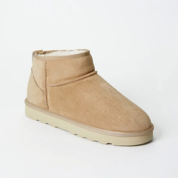 Charlee Fuzzie Bootie - Size *8 - Picture 1 of 10